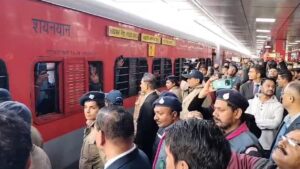 Read more about the article Slogans Of Jai Shri Ram Were Raised As Soon As Aastha Special Train Arrived – Amar Ujala Hindi News Live