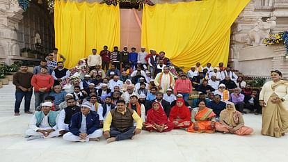 350 devotees of Muslim Rashtriya Manch reached Ram temple in Ayodhya after foot march from Lucknow