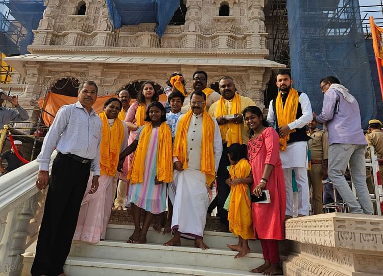 Read more about the article Governor Of West Bengal And Goa Had Darshan Of Ram Lalla – Ayodhya News