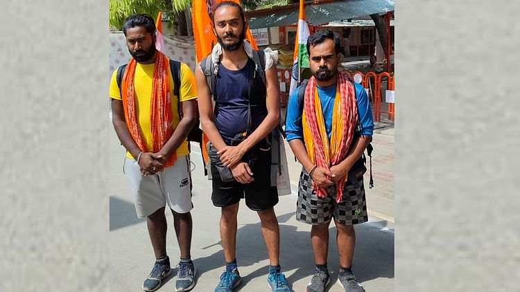 You are currently viewing Ayodhya: Four Men Did Padyatra To Reach Ayodhya.  – Amar Ujala Hindi News Live