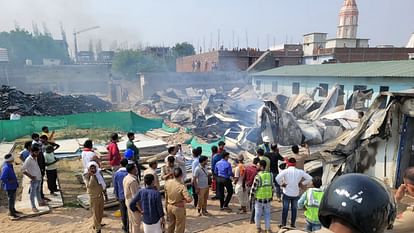 A fire broke out at Ramsevak Puram in Ayodhya.