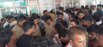 Medicos got angry at the threat of suffocating the student, beat up the employee