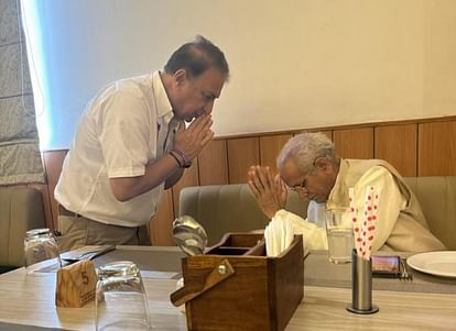 Sunil Gavaskar offers prayer to Ramlala in Ayodhya.