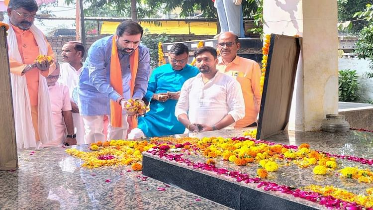 You are currently viewing Tribute paid to Martyred Kar Sevak in Ayodhya Minister Said Sacrifice Will Never Be Forgotten – Amar Ujala Hindi News Live – Ayodhya News: Tribute paid to Martyred Kar Sevak in Ayodhya, Minister said