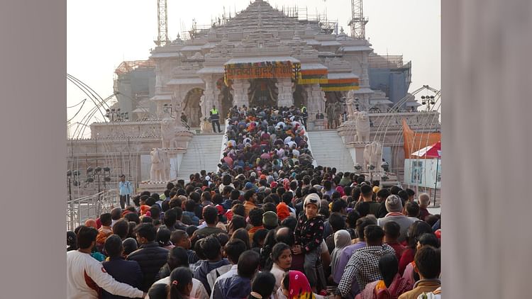 Read more about the article Pratishtha Dwadashi: People came in big numbers in Ayodhya. – Amar Ujala Hindi News Live